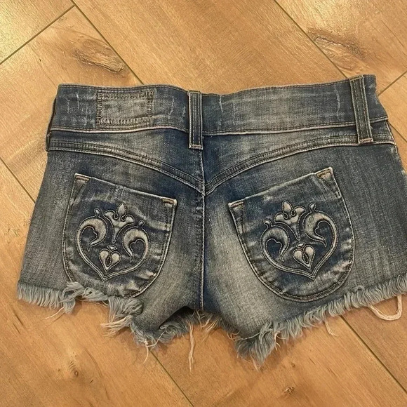 4/$25 Siwy Cut Off Shorts Sz 23 - Picture 2 of 3